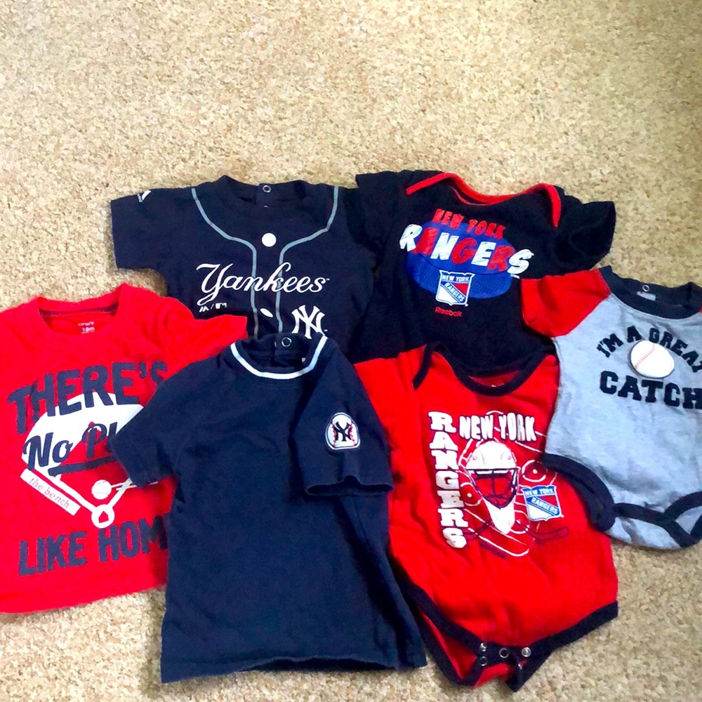 Baby NY Rangers, Yankees and general sports clothes, lot of mixed sizes